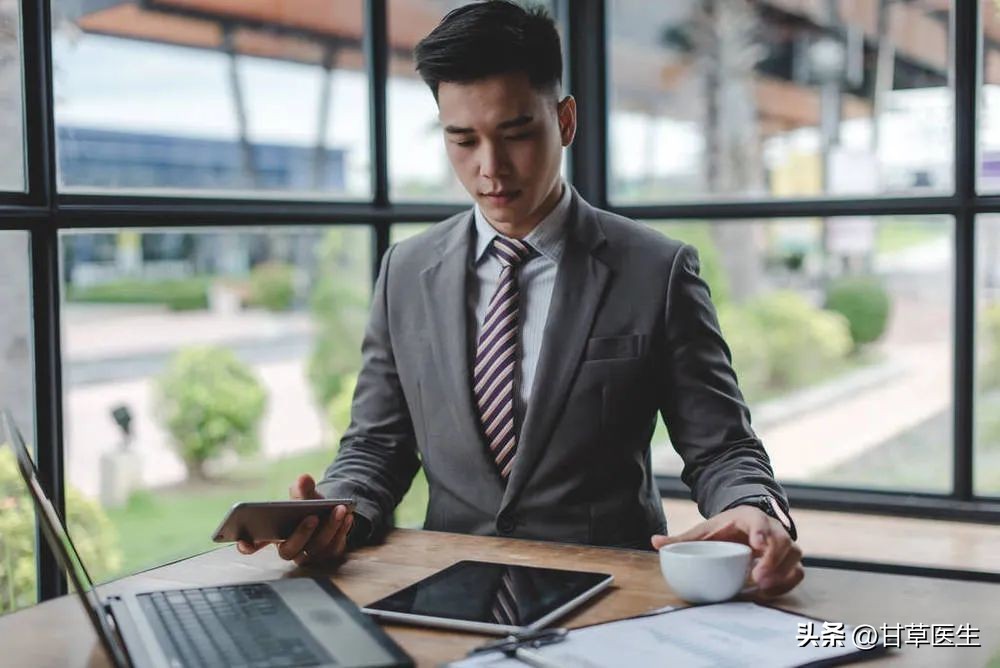 腰酸乏力要警惕四种原因,肾虚导致的虚汗和腰酸
