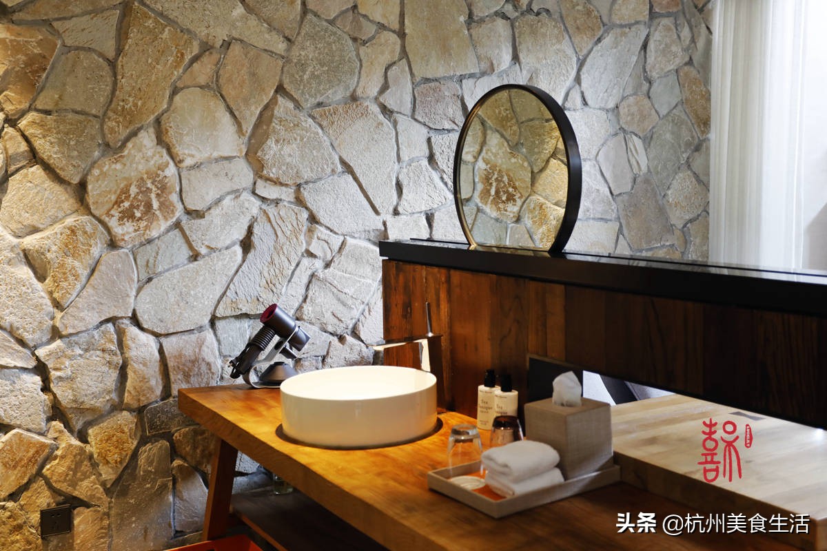 鏃犺竟娉虫睜澶忓ぉ,浠侀噷蹇冩硦鑾共姘戝