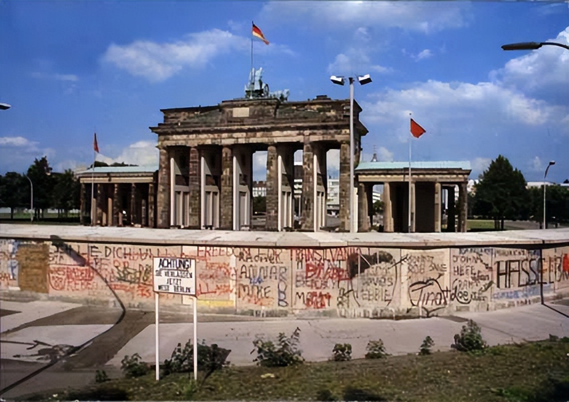 二战时期德国最后的反击,二战德国失败的主要原因两线作战