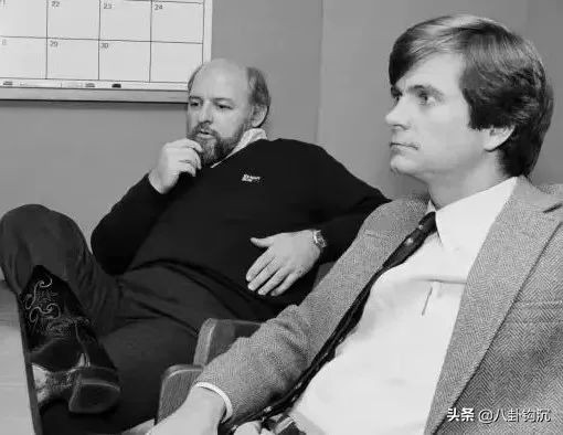 他打造了美国政治史最脏竞选,却被命运掐断了脖子