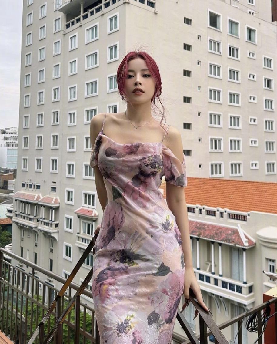 越南版“杨幂”—浪姐4选手芝芙，性感又甜美的穿搭技巧