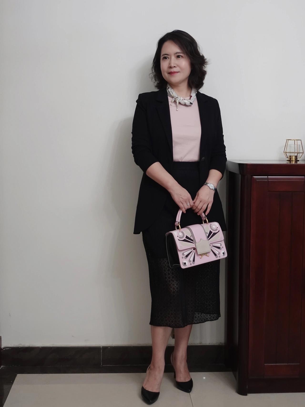 果然，女人的天敌不是变老，而是“不会穿”，教你几招气质又得体