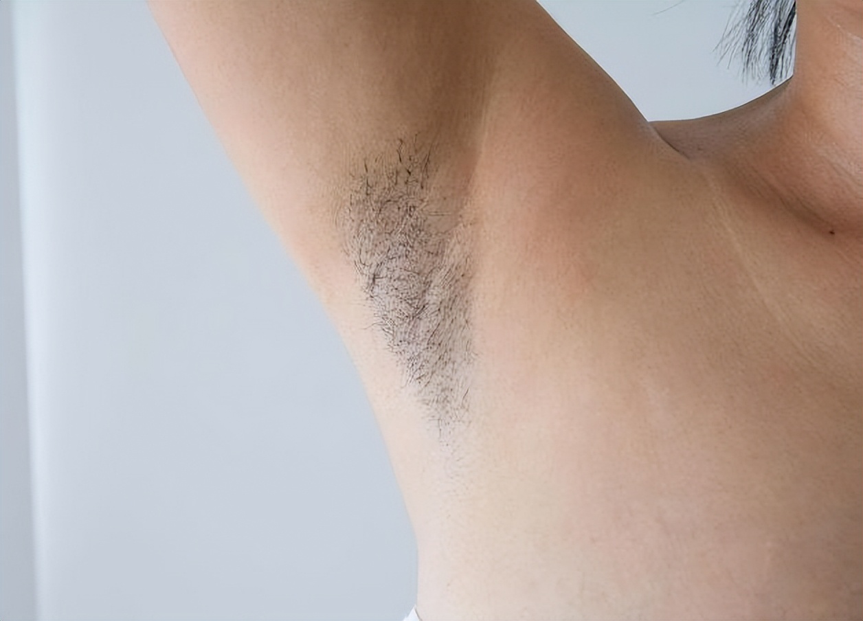 为什么有的人腋毛少,腋毛多和腋毛少有什么区别