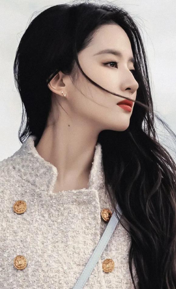 从五官怎么看出女人富贵相,女人五官富贵的表现