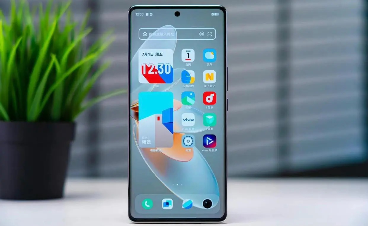 12g256g手机价位3000元左右的,12+256g小屏手机哪款最值得入手