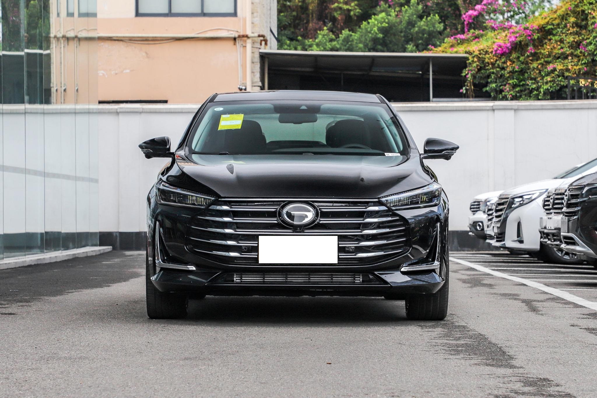 国产品牌的骄傲当属这3款车,这5台国产车颜值和性能兼具