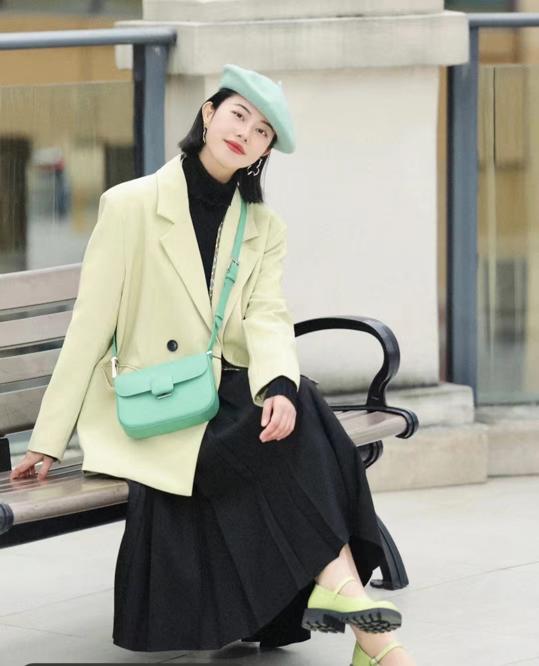 西装外套怎么搭配裙子好看气质,西装外套怎么搭配长裙子冬季