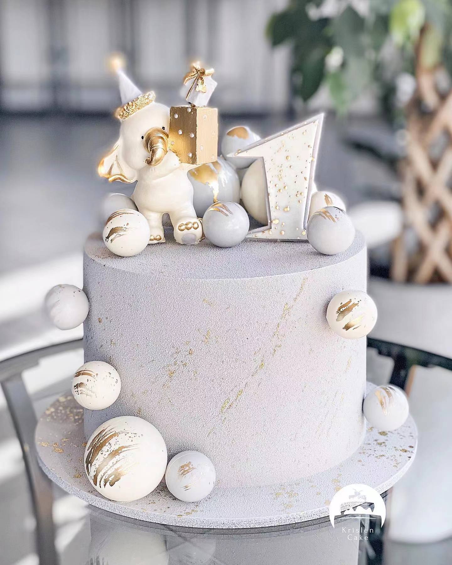 今天给大家做一款好看的蛋糕造型,美味又高颜值的蛋糕造型充满创意