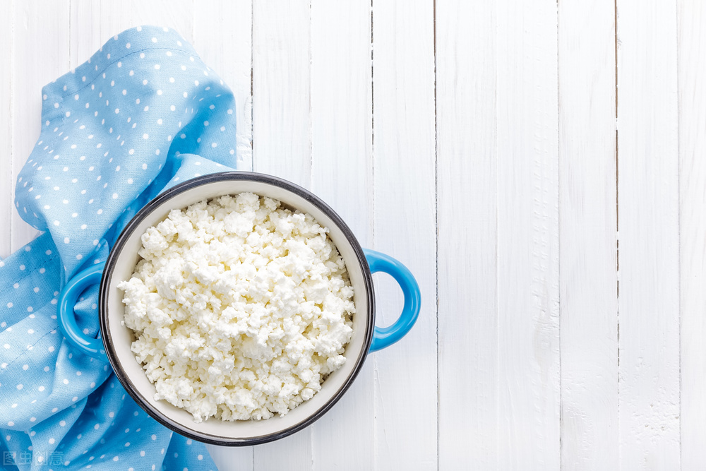 老年人喝羊奶粉好还是喝牛奶,老年人喝羊奶粉能改善睡眠吗