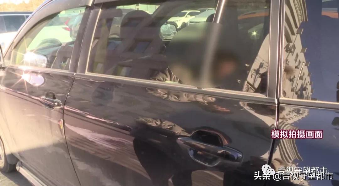 卖假烟团伙作案,有烟证贩卖真香烟被抓