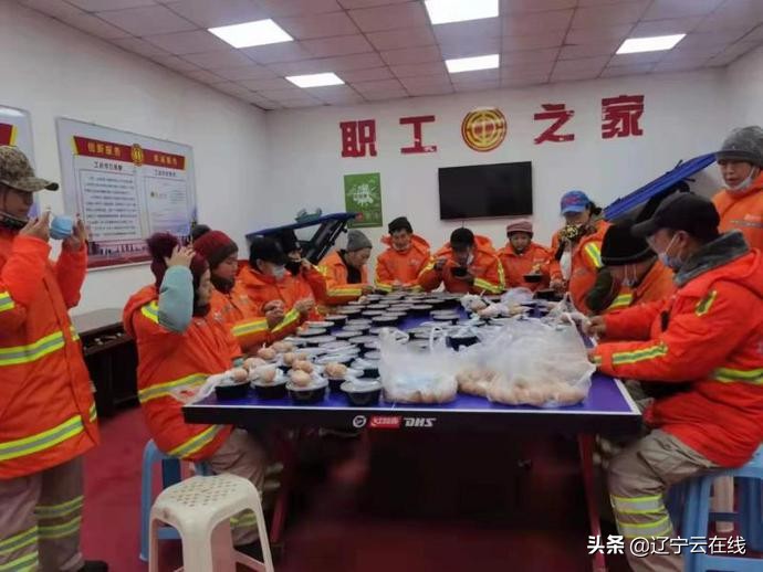 腊八节社区举办腊八粥活动,开展腊八节送温暖活动