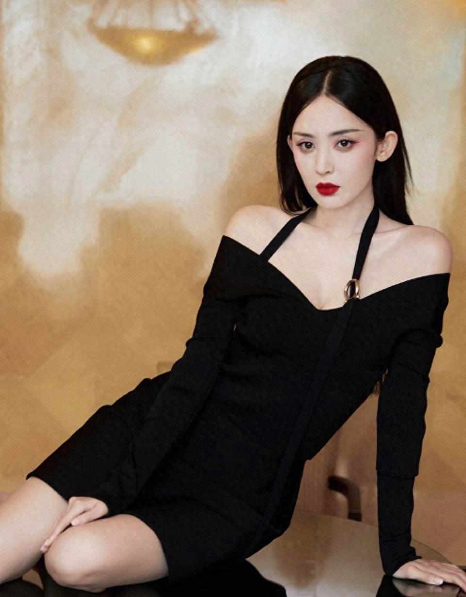 半露*裤内**、露下乳？这些女明星真是把诱惑穿在了身上