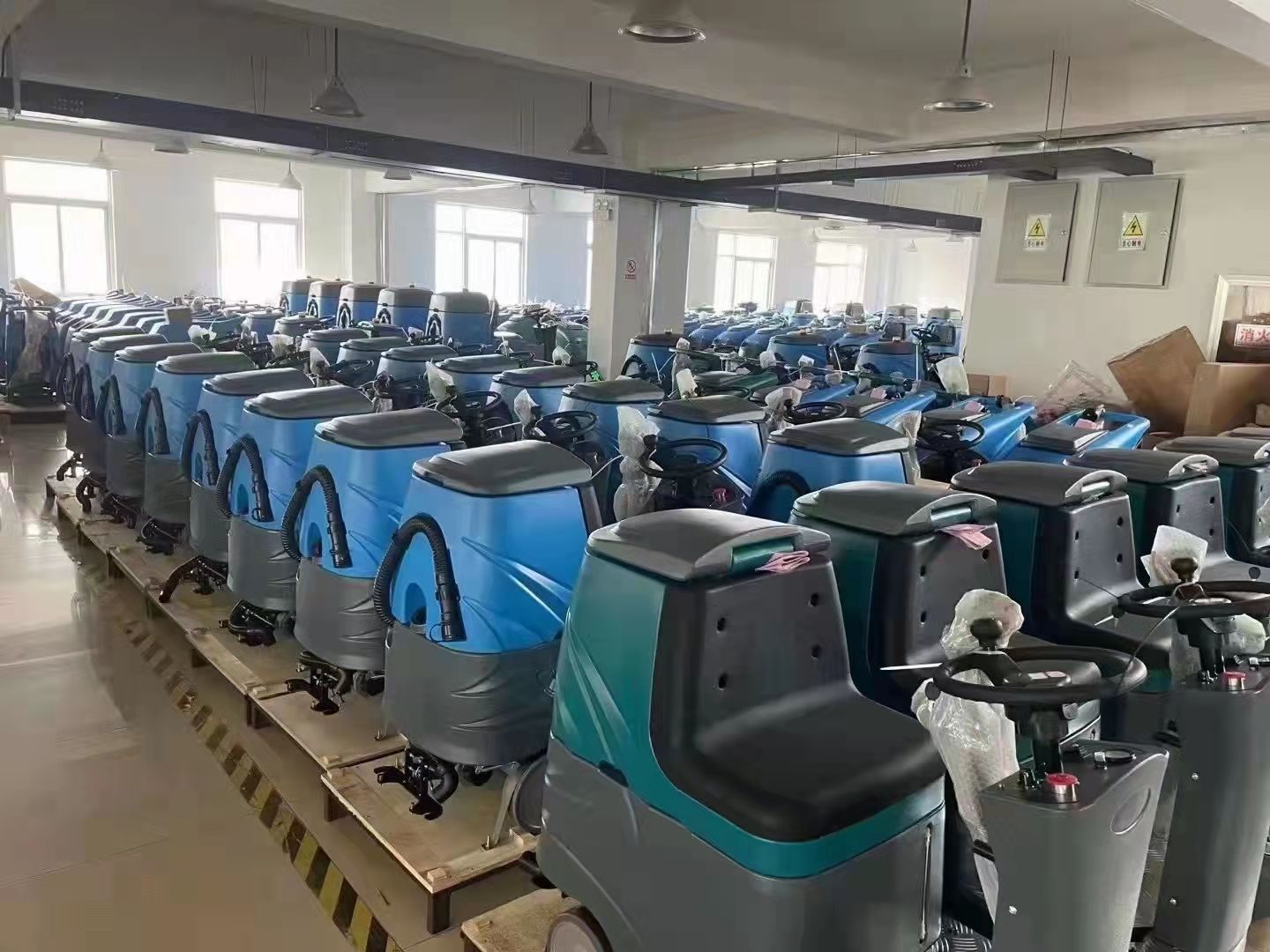 电动洗地机选用什么样的配件清洁效果会更好？