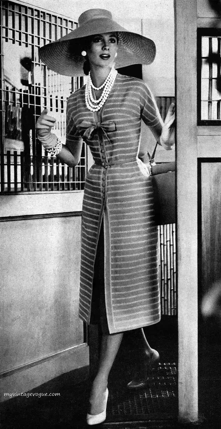 dior鏈嶈鍚勪釜鏃舵湡椋庢牸鐗瑰緛婕斿彉,dior50骞翠唬鏈嶈鐗硅壊