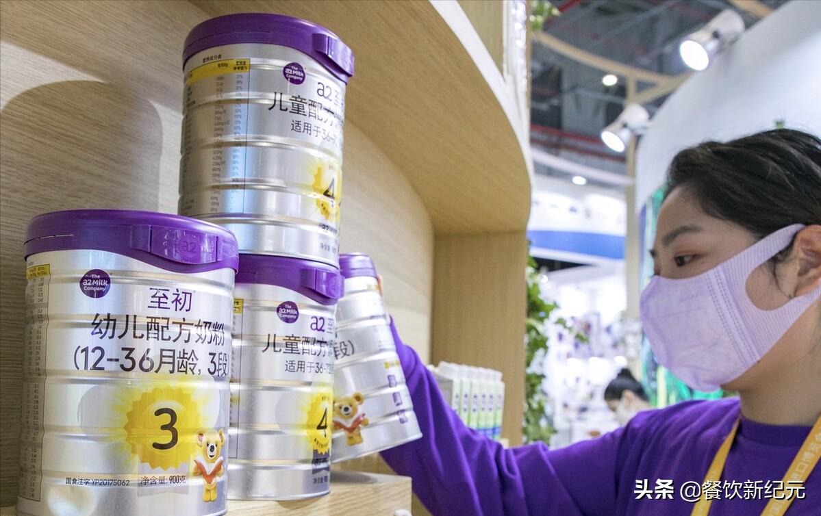 同一罐奶粉，为啥超市卖180，网上却卖80？奶粉厂离职员工揭内幕