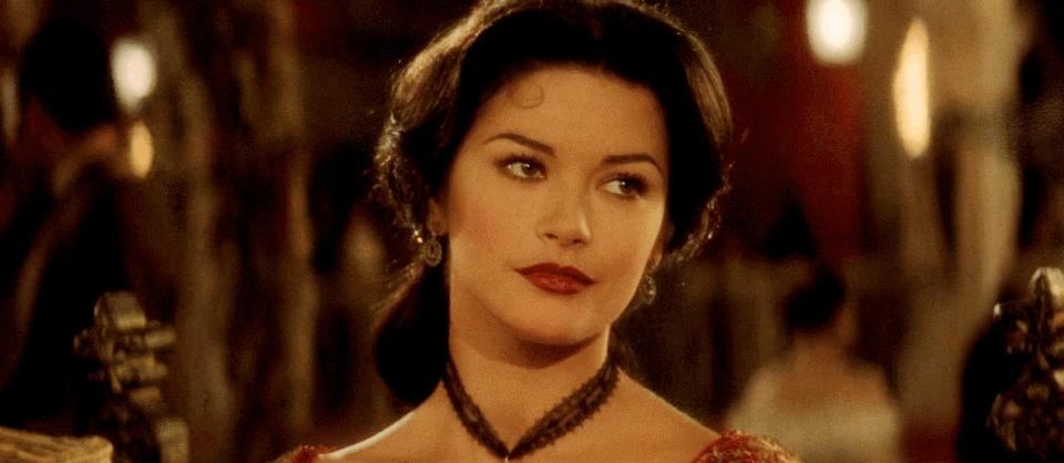 “英国关之琳”闪婚大25岁白头大叔