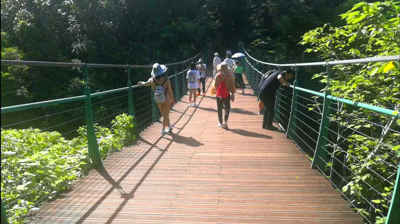 黄果树瀑布漫天扑面而来的水雾,黄果树瀑布4天旅游攻略