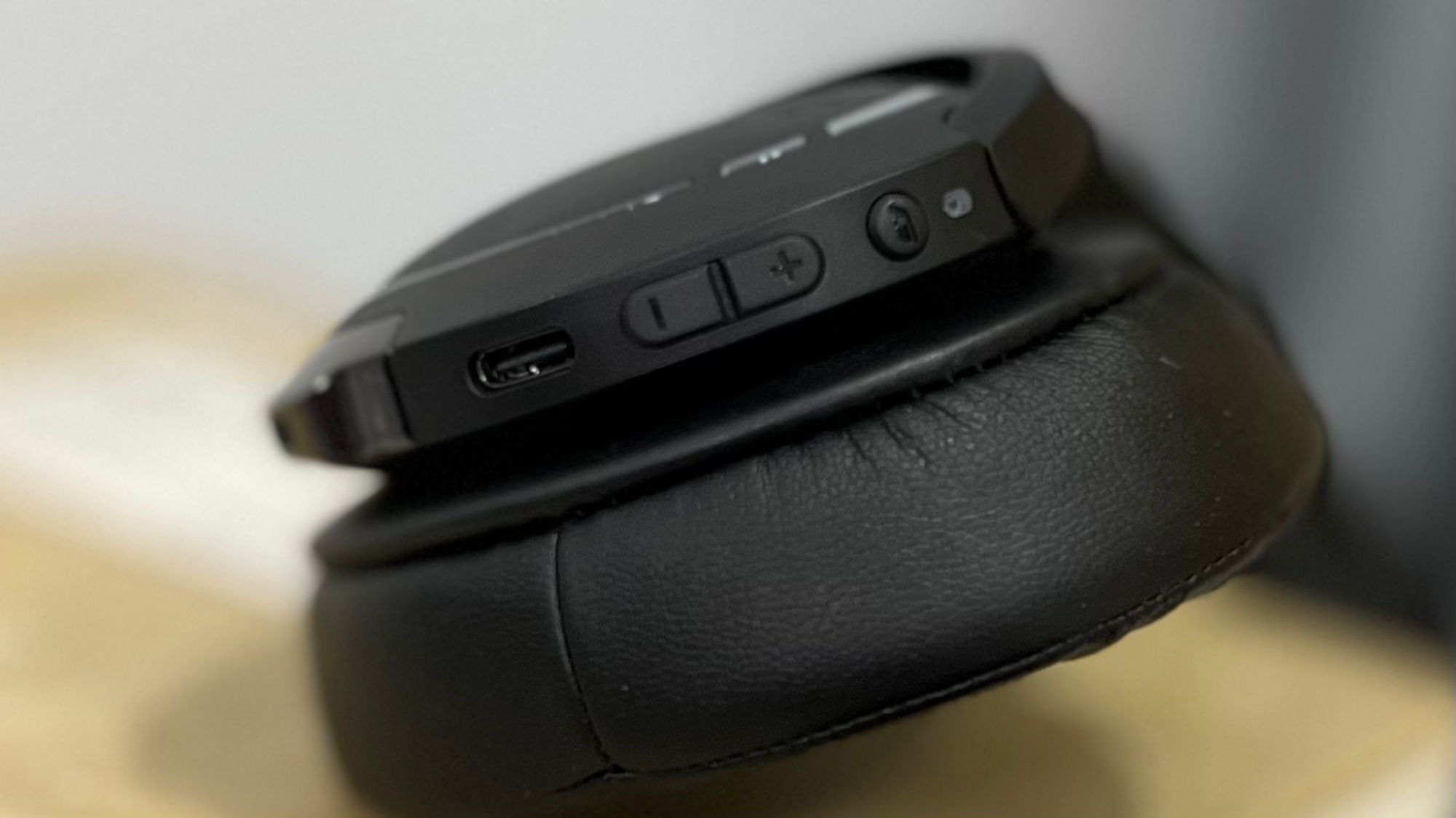 漫步者g2专业版夹头,漫步者g2会夹头吗