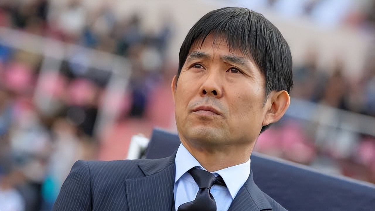 日本球迷欢迎日本教练森保一,日本赛后对森保一评价