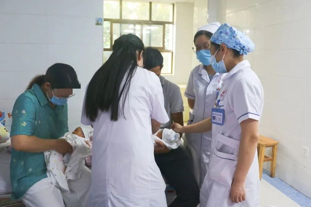 隆回县人民医院产科抢救危重孕产妇工作侧记