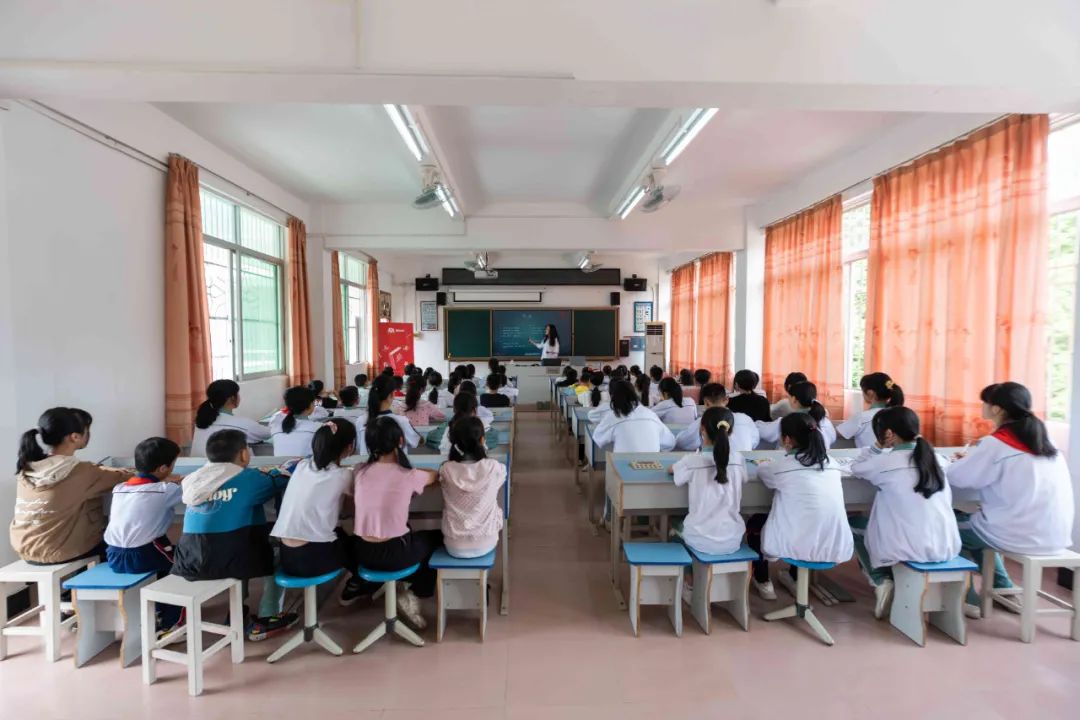 孩子们的诗pdf,孩子们的诗