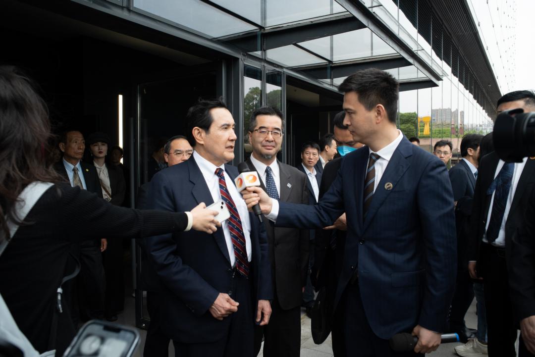 马英九参观湖南广电“七彩盒子”与《声生不息·宝岛季》连线