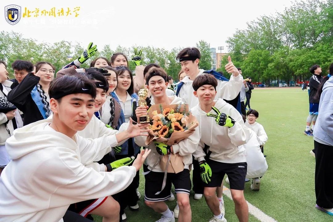 中国大学篮球比赛高燃,世界冠军助阵表演视频