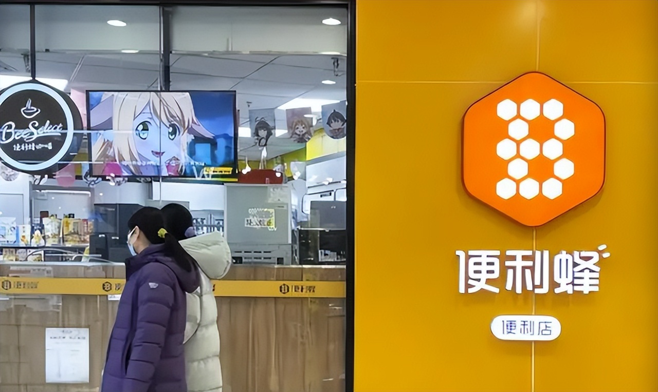 男网红早餐店吃出蟑螂,网红奶茶喝到活蟑螂