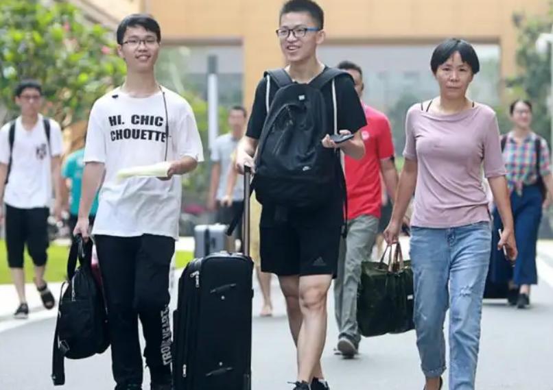 已被录取为什么查不到录取通知书,查到被录取了迟迟收不到通知书