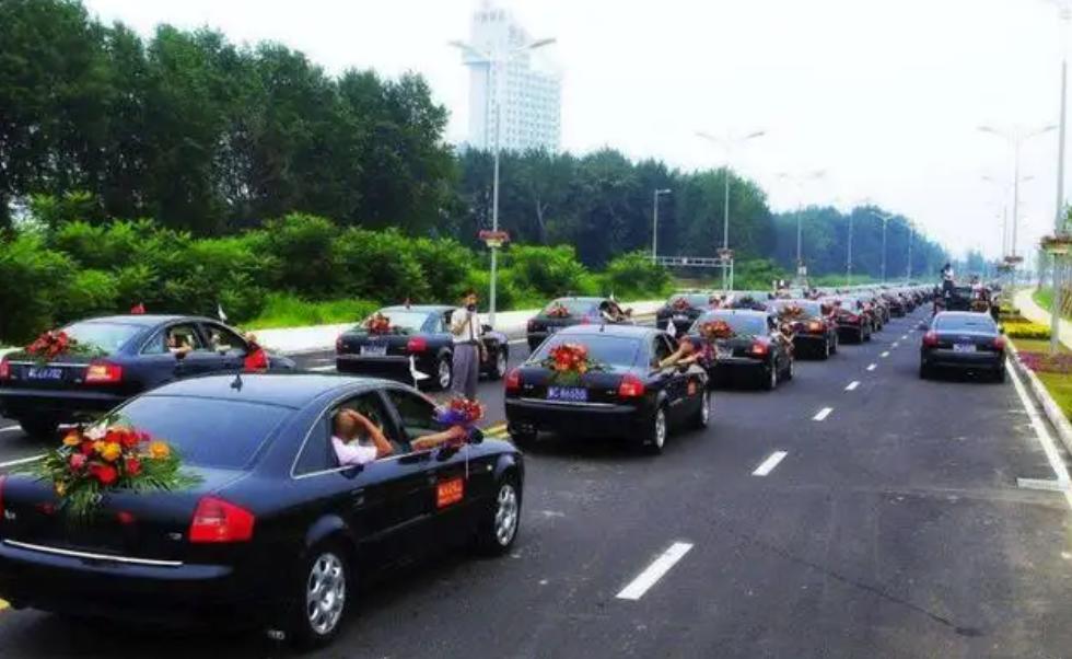 婚庆劳斯莱斯利润 (买劳斯莱斯跑婚庆多久能赚回本)