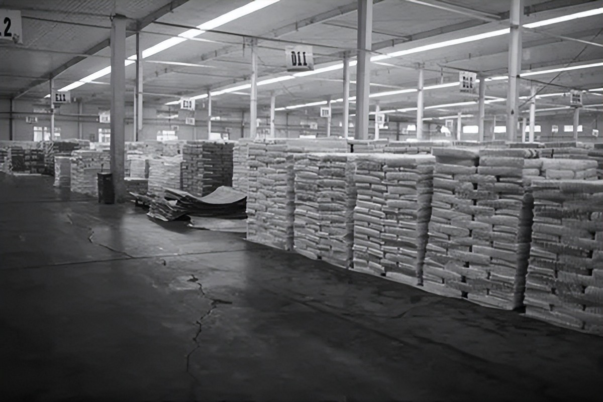 红色资本家荣毅仁:89岁在京逝世,留下4个子女,今独子身价百亿