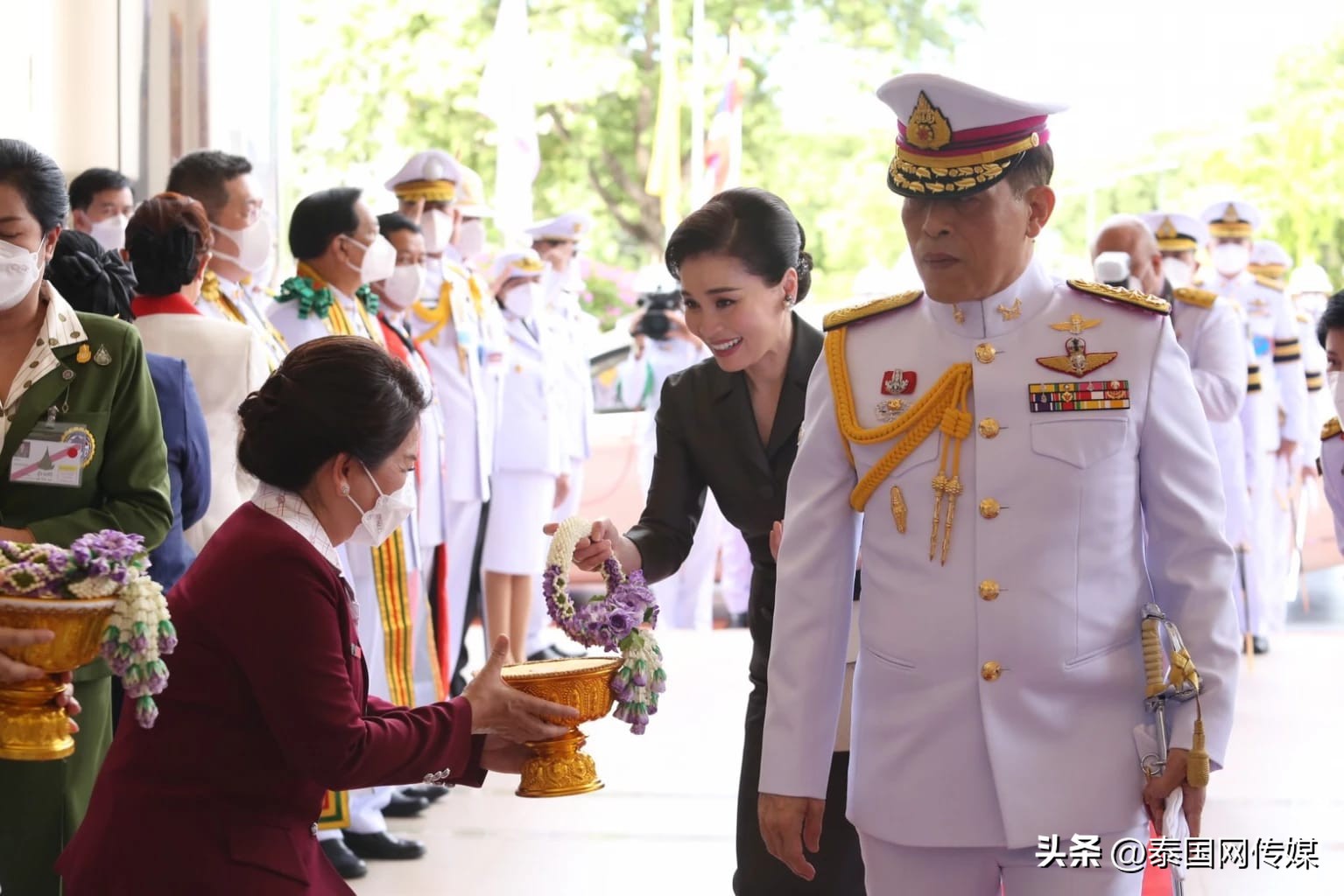 泰国公主颁发毕业证,泰国国王授予毕业证