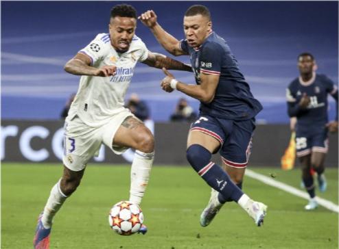 欧冠皇马5-2逆转利物浦本泽马双响,皇马淘汰巴黎本泽马犯规了么