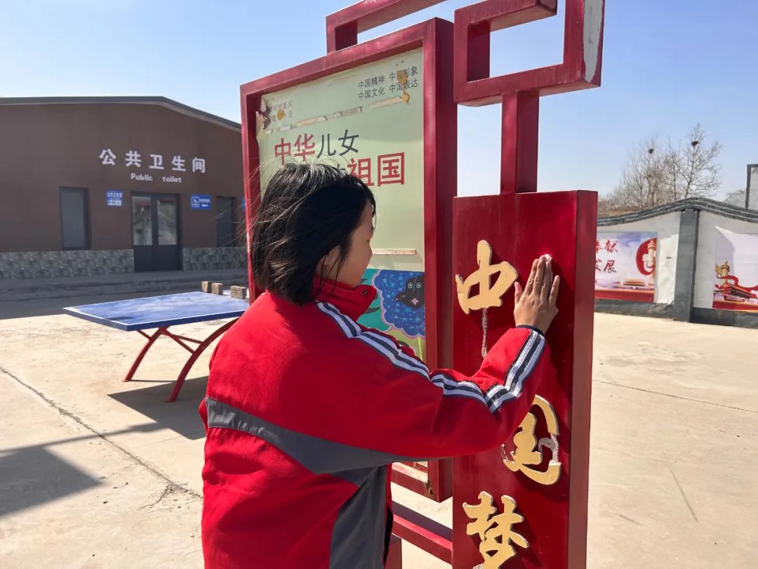 学雷锋，邢台市教育系统在行动