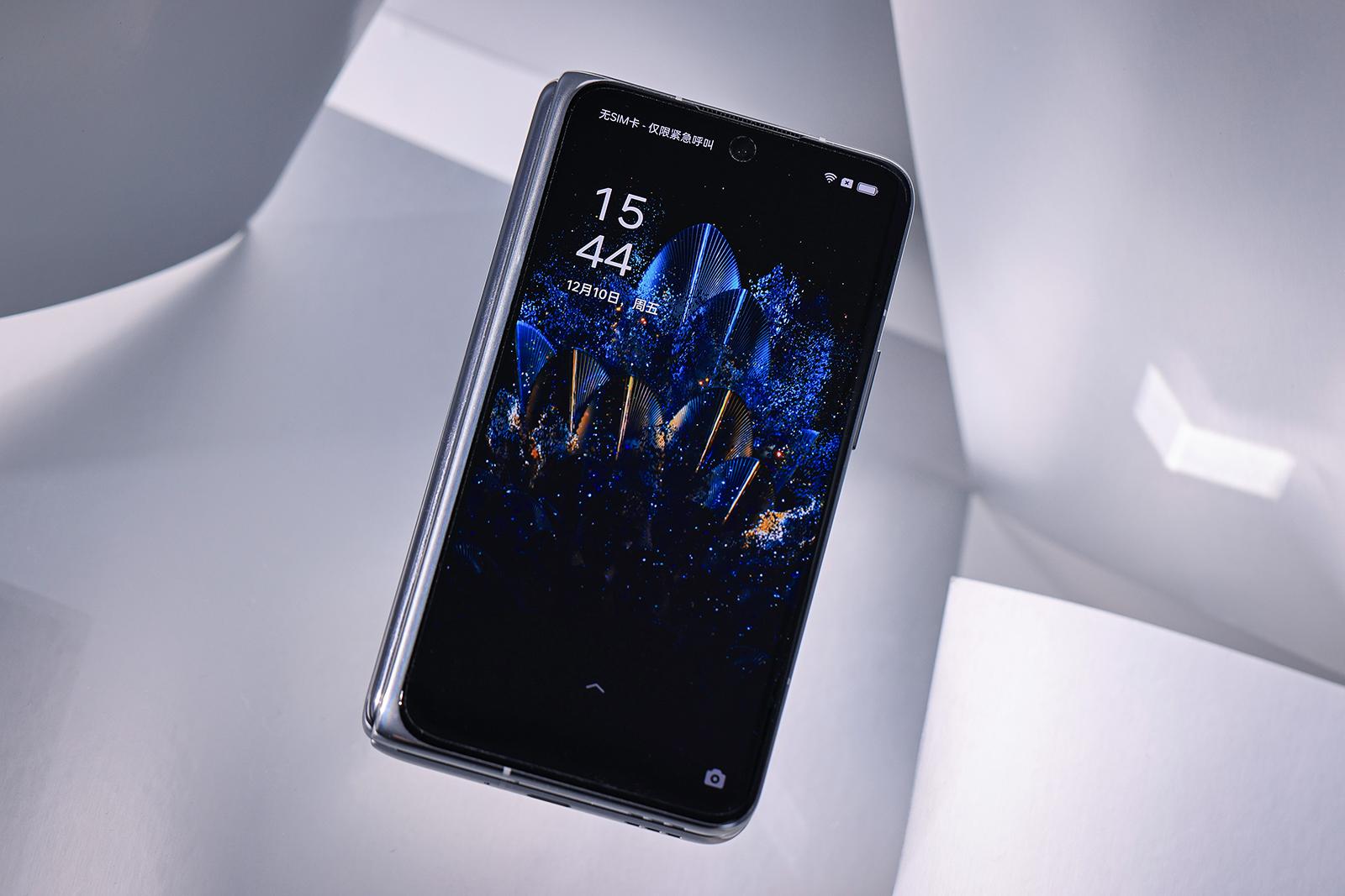 折叠屏市场后来者居上oppo凭什么,oppo将发布大尺寸折叠屏