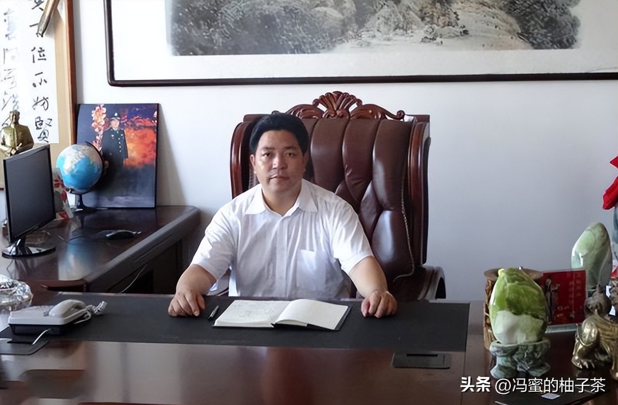 三个穷小伙被姐姐收留20年后报恩,十年前收留穷小伙10年后报恩