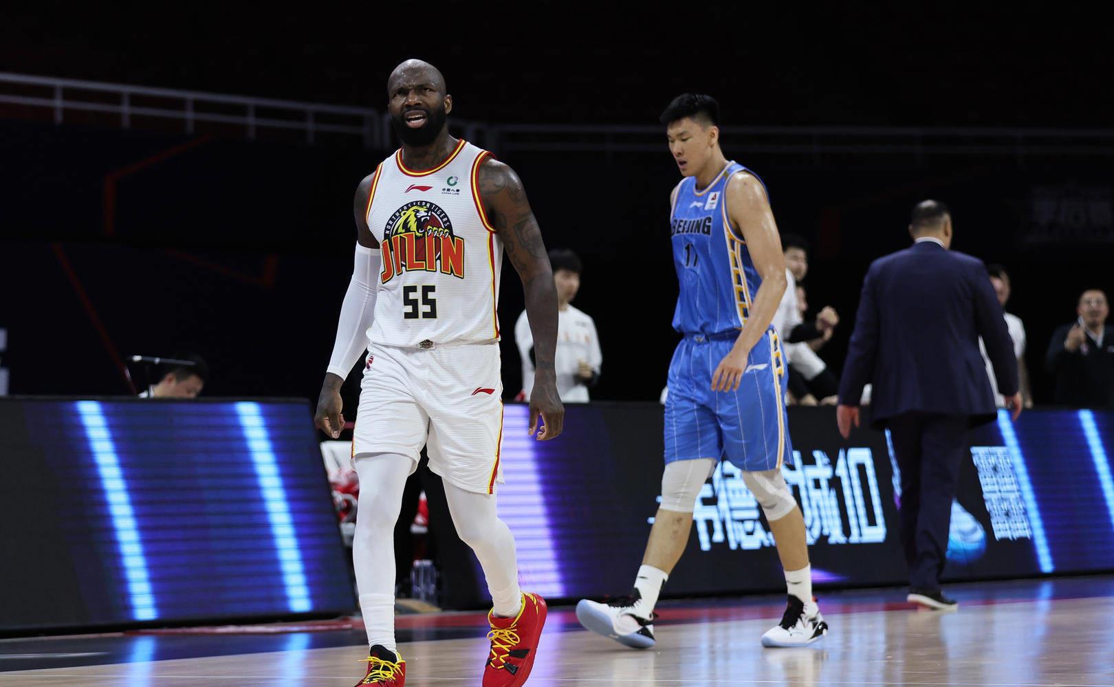 向球队灌输快乐篮球理念的吉林教练“庞庞虎”