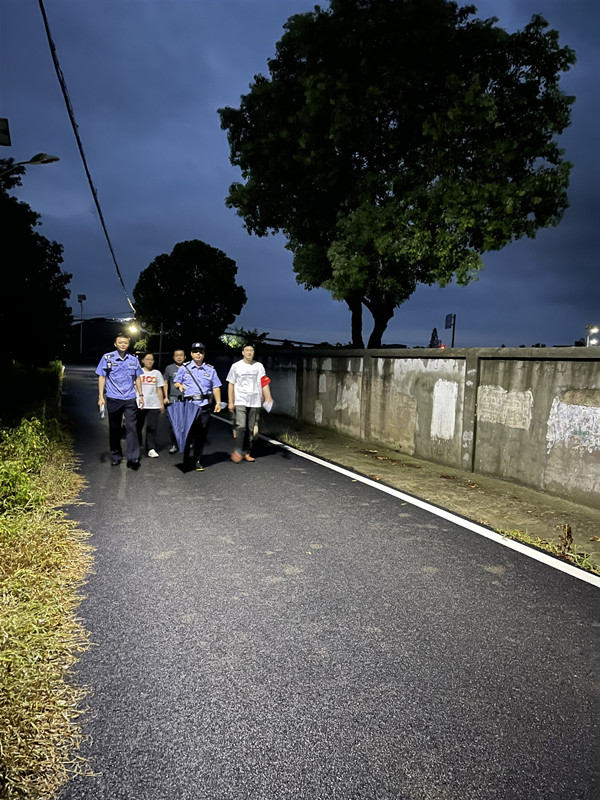 湖北公安察民情解民忧活动方案,民警下基层察民情暖民心活动