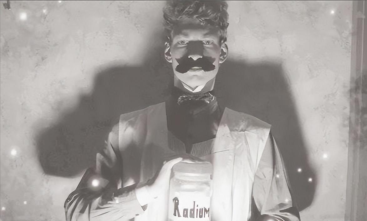 男子喝了1400瓶辐射水,男子喝核辐射水死后尸体发热