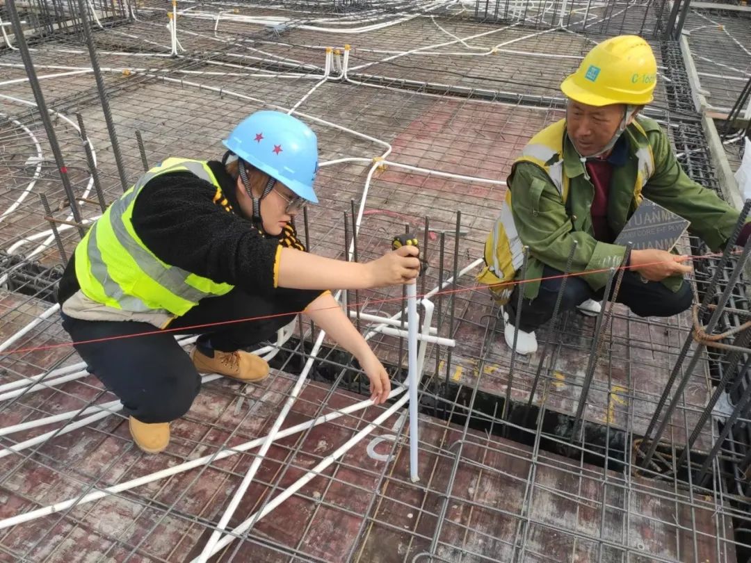 混凝土板厚薄怎么处理,混凝土板厚如何控制