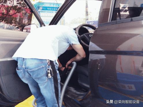 洗车注意事项哪些地方不能洗,高档汽车洗车技巧及注意事项