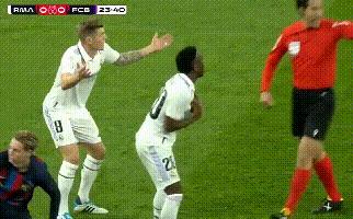 赤裸裸耍流氓,打人的维尼修斯成了受害者,皇马球员有免死金牌