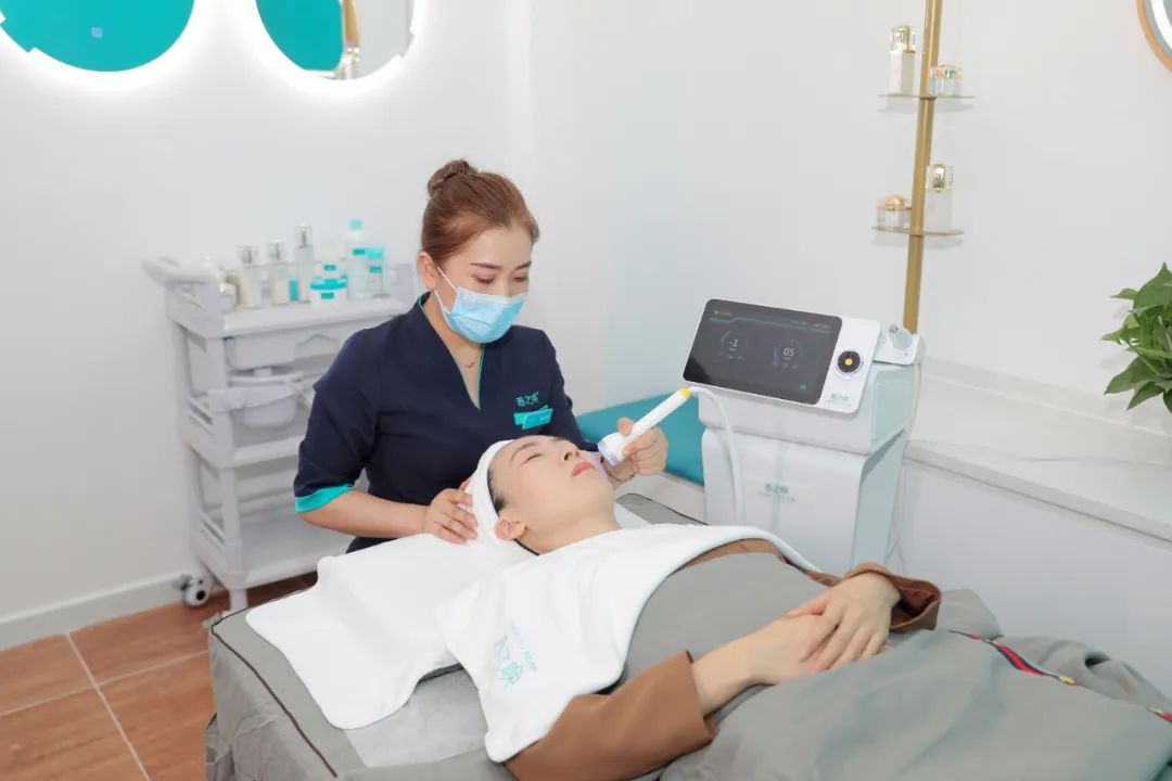 怎么用护肤品预防闭口粉刺,如何预防闭口粉刺