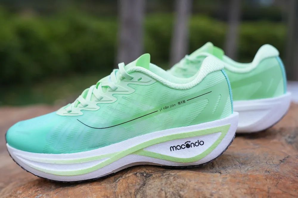 马孔多倚天箭跑鞋2.0,马孔多倚天箭值得入手吗