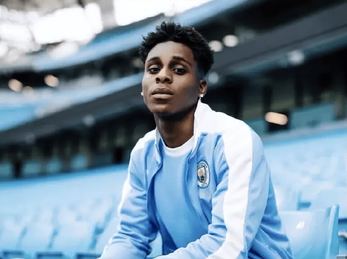 曼城青训队全线碾压红魔,曼城青训去皇马