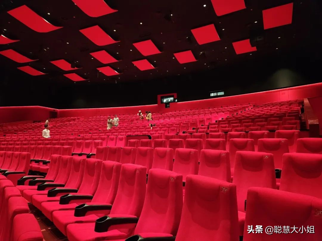 去这条充满松弛感的“小马路”，慵懒地溜达一天才是正经事