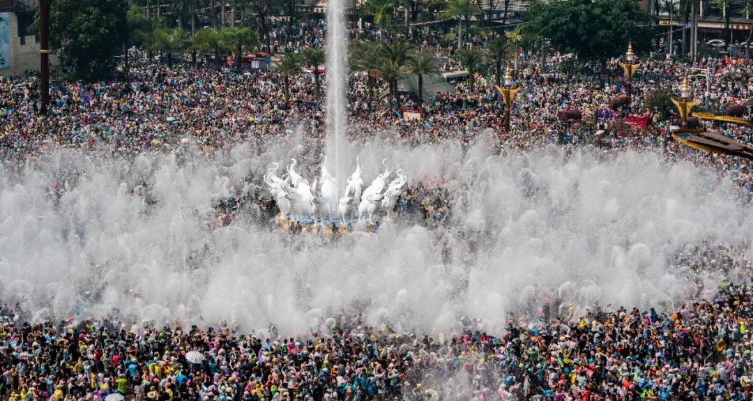 泼水节如何避免被泼,泼水节被人泼几下就急眼了