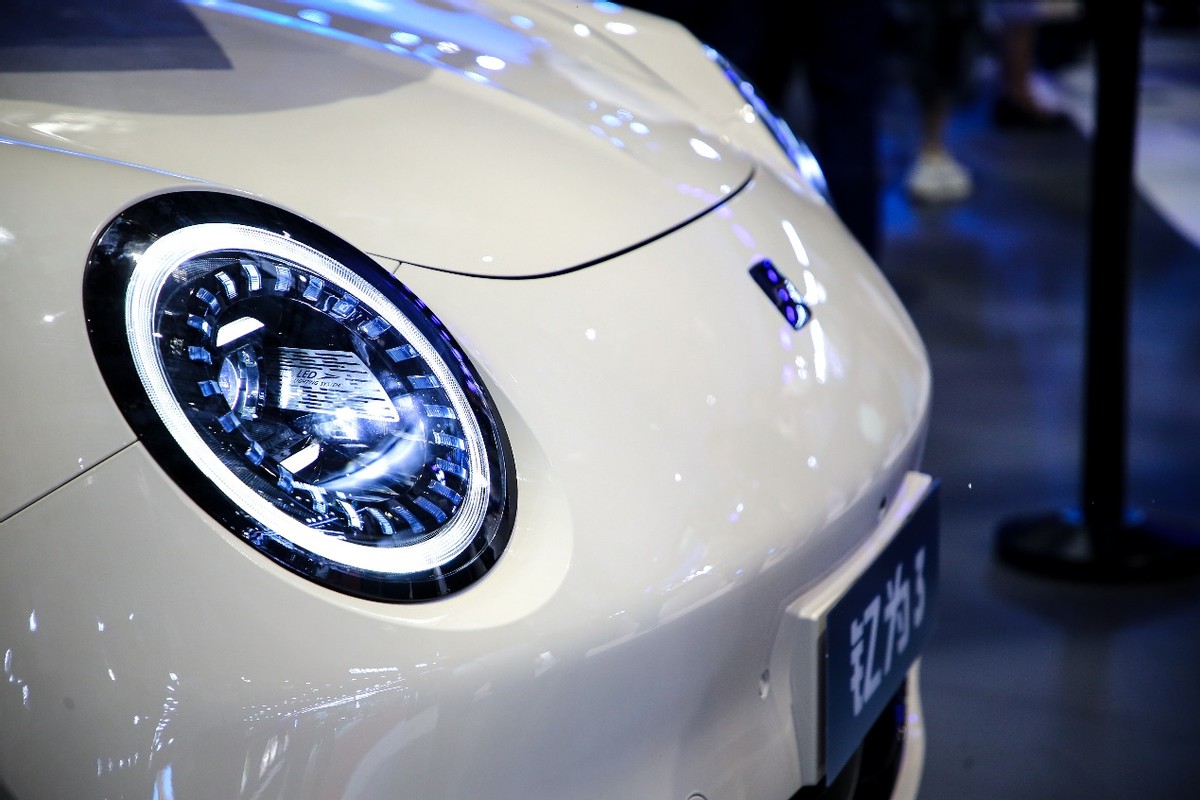 纯电家轿搅局者,新能源搅局者零跑b11