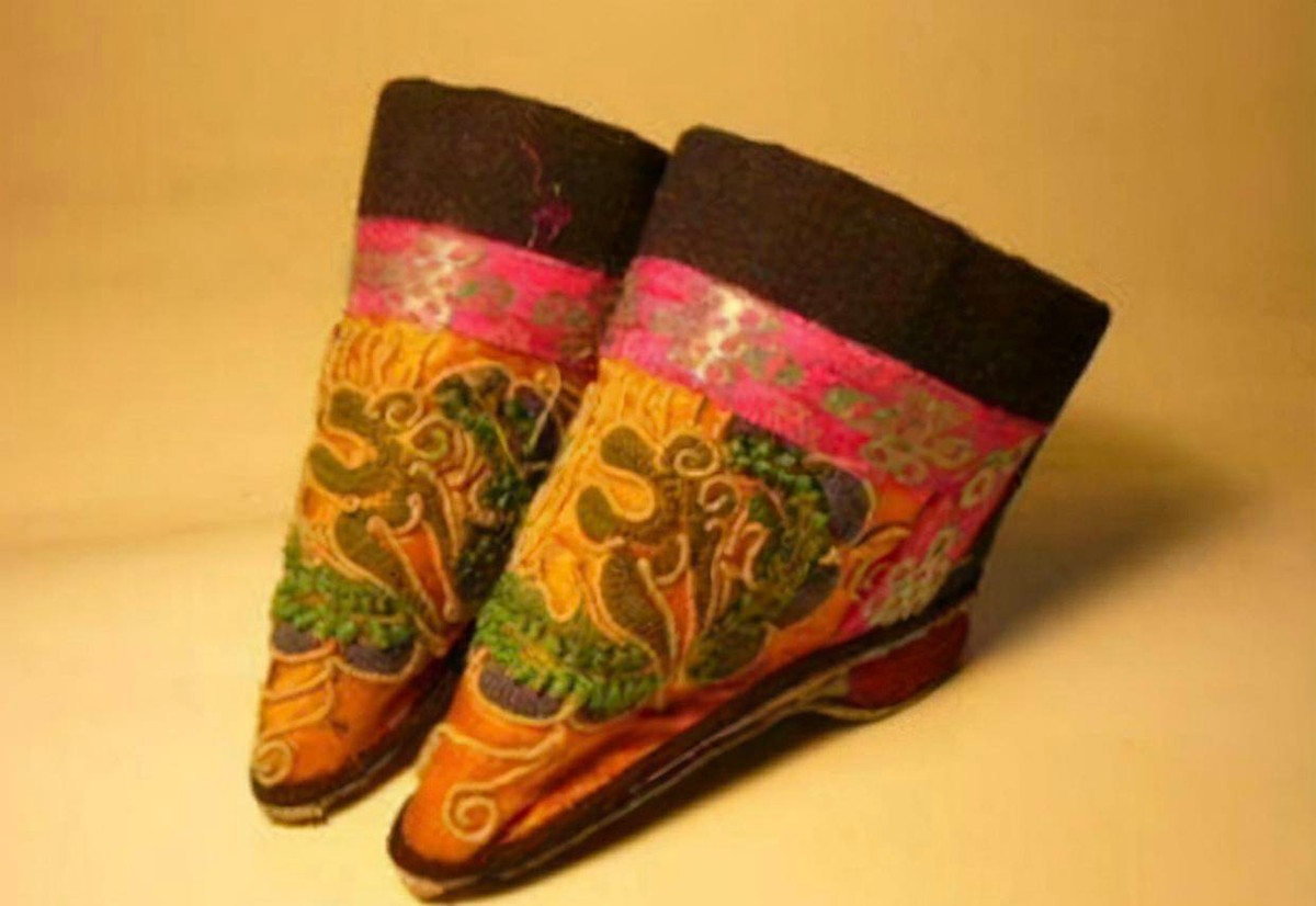 三寸金莲的悲惨生活,三寸金莲事件