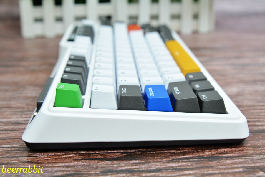 珂芝k75ttc烈焰紫,k75珂芝ttc快银轴是性能版吗